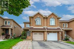 92 DENTON CIRCLE Vaughan, ON L6A 2N4