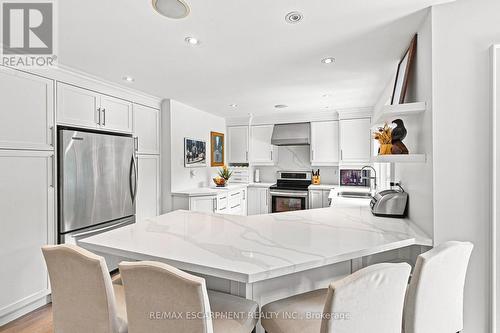794 Falcon Boulevard, Burlington, ON 