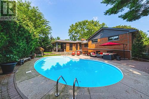 794 Falcon Boulevard, Burlington, ON 