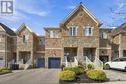 8 ROGERS TRAIL Bradford West Gwillimbury, ON L3Z 0G4