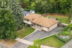 325 ERINDALE DRIVE Burlington, ON L7L 4T3