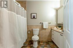 Main 4 Piece Bathroom - 
