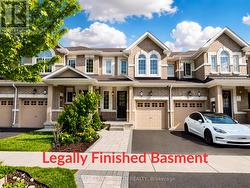 24 PENNYCROSS CRESCENT Brampton, ON L7A 4M1