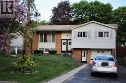 109 MOCCASIN Drive Unit# 2 Waterloo, ON N2L 4C2