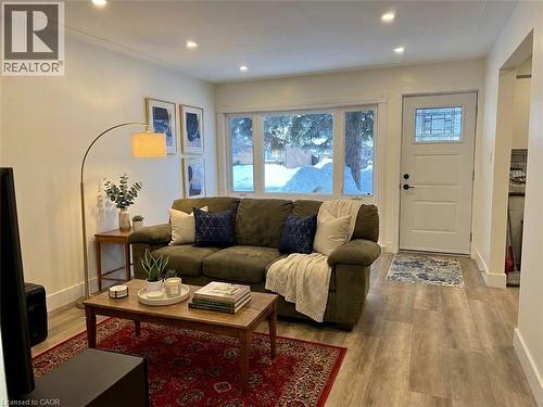 27 WINSLOW Drive , Kitchener, Ontario N2M 3C9 2