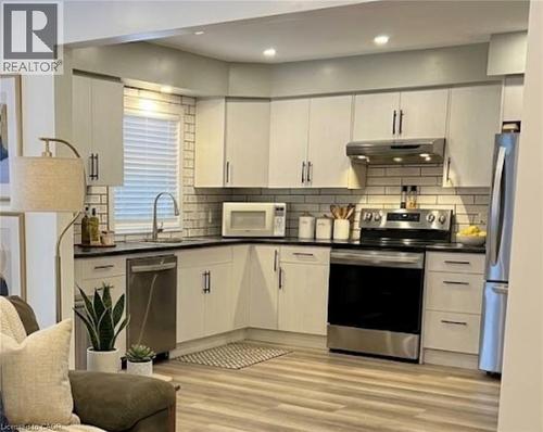 27 WINSLOW Drive , Kitchener, Ontario N2M 3C9 4
