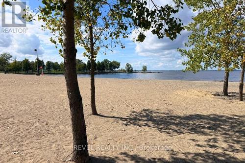 Approx. 1km to Britannia Beach, Bakery, Coffeeshop - 2555 Regina Street, Ottawa, ON 