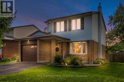 34 BRENDA CRESCENT Ottawa, ON K1V 0J8