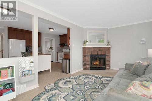 Family Room - 34 Brenda Crescent, Ottawa, ON 