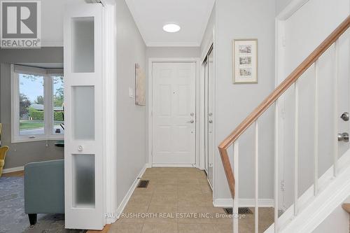 Entry - 34 Brenda Crescent, Ottawa, ON 