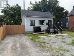 40 ST PATRICK STREET Kawartha Lakes, ON K9V 1R2