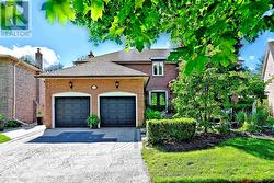 425 EASY STREET Richmond Hill, ON L4C 3Z5