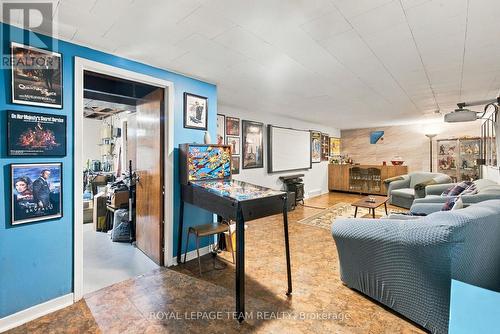 2587 Roman Avenue, Ottawa, ON 