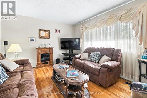 2587 Roman Avenue, Ottawa, ON 
