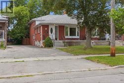 53 GRAMPIAN CRESCENT Toronto, ON M9L 2L2