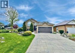 12123 CRANBROOK Tecumseh, ON N8N 2M1