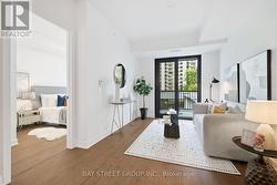639 - 91 MONTCLAIR AVENUE Toronto, ON M5P 0B1