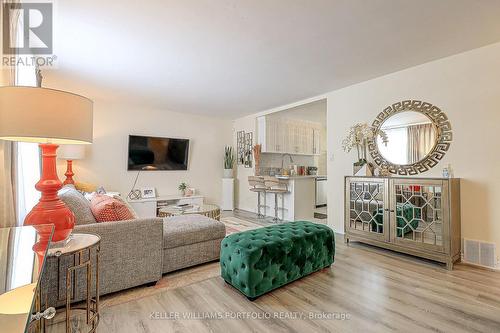 5 BELLEFONTAINE STREET , Toronto, Ontario M1S 1J6 2