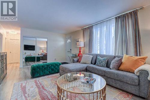 5 BELLEFONTAINE STREET , Toronto, Ontario M1S 1J6 5