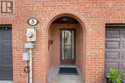 5 BRIAR PATH Brampton, ON L6T 2A2