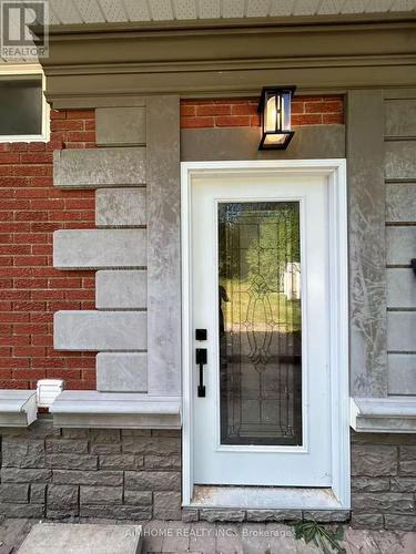 47 BELFRY DRIVE , Newmarket, Ontario L3Y 3E9 2