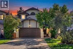 19 Edgepark Rise NW  Calgary, AB T3A 4E7