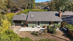 3615 Doncaster Dr Saanich, BC V8P 3W5