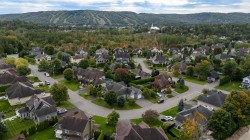 8 Av. des Faucons  Saint-Sauveur, QC J0R 1R4