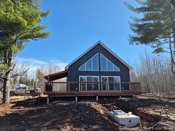 15 Hazel New Canaan, NB E4Z 6B2