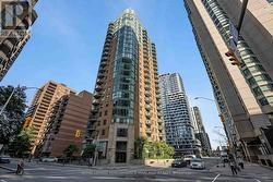 2203 - 445 LAURIER AVENUE W Ottawa, ON K1R 0A2