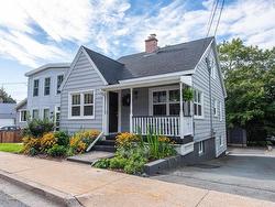 15 Hester Street  Dartmouth, NS B3A 1K3