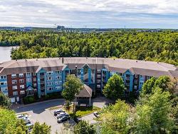 301 2 Lake Drive  Bedford, NS B4A 4H7