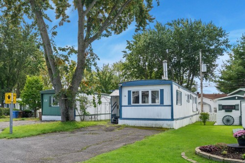 18 Rue Godfrind  L'Assomption, QC J5W 2H6