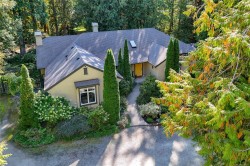 671 Dalkeith Ave North Saanich, BC V8L 5G7