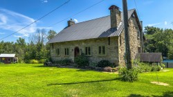 259Z Mtée St-Philippe Brownsburg-Chatham, QC J8G 2G7