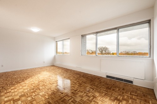 901-5150 Av. MacDonald , Côte-Saint-Luc, QC H3X 2W5 5
