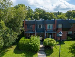 160  - 180 Place du Manoir Mont-Saint-Hilaire, QC J3H 5C7