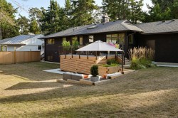 2860 Tudor Ave Saanich, BC V8N 1L9