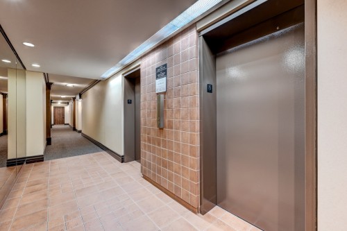 308-5500 Av. MacDonald , Côte-Saint-Luc, QC H3X 2W5 3