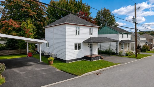640 12e Rue  Saint-Georges, QC G5Y 4Z7