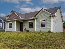 212 Adams Street Lunenburg, NS B0J 2C0