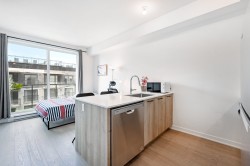 825-1485 Rue des Bassins Montréal (Le Sud-Ouest), QC H3C 0L4