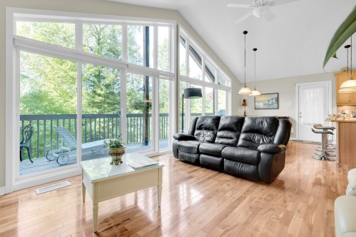 Salon - 680 Ch. St-Germain, Sainte-Adèle, QC 