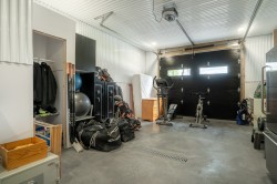 Garage - 