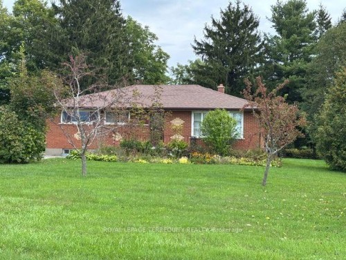 7421 Cochrane Street , Whitby, ON L1M 1R1 2