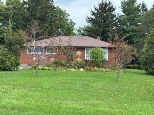 7421 Cochrane Street , Whitby, ON L1M 1R1 5