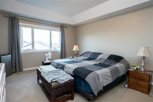 15 Stan Bailie Dr, Winnipeg, MB 