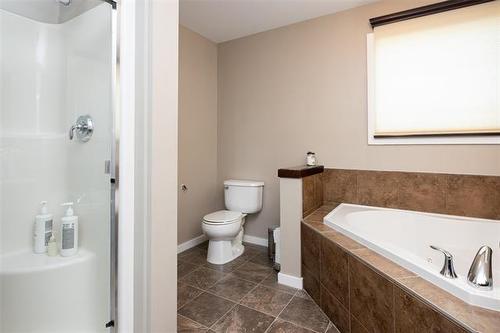 15 Stan Bailie Dr, Winnipeg, MB 