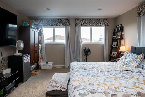 15 Stan Bailie Dr, Winnipeg, MB 