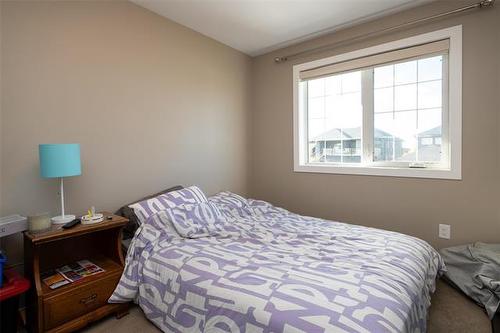 15 Stan Bailie Dr, Winnipeg, MB 